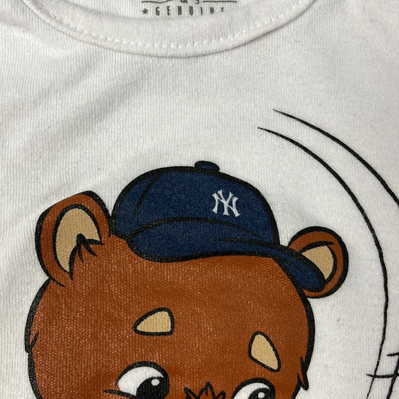 12M New York Yankees Baseball onesie - Picture 3 of 4